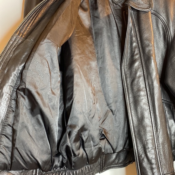 Roundtree & Yorke Dark Leather Jacket - Picture 8 of 11